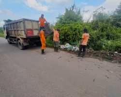 Respon Cepat, DLH Muba Bersihkan TPS Liar di Kecamatan Sekayu