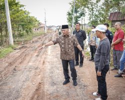 Respon Keluhan Warga Soal Jalan Rusak, Pj Bupati Apriyadi Datangi Developer Perumahan di Sekayu