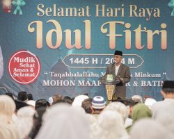 Bareng Keluarga dan Warga Muba, Pj Bupati Apriyadi Salat Id di Rumdin