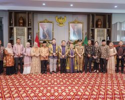 Kompak Pakai Gambo Muba, Pj Bupati Apriyadi Boyong Kepala OPD Halal Bihalal ke Forkopimda Sumsel