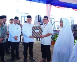 Lepas 270 JCH Muba , Pj Bupati Sandi Fahlepi Minta Jemaah Jaga Kesehatan