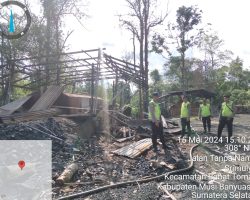 Polsek Babat Toman Lakukan Pembongkaran Illegal Refinery di Desa Sungai Angit