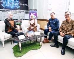 Podcast Bareng Radio Gema Randik, Hj Triana Sandi Ungkap Sosok Menjadi Istri Seorang Pj Bupati Muba