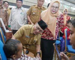 Ikut Khitanan Massal, Anak-anak di Muba Dapat Uang Saku dari Sekda Apriyadi