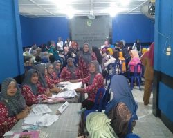 Hidupkan Posyandu Rutin Dikelurahan Talang Ubi Timur , Ritawati Anwar Berikan Makanan Tambahan Inisiatif Pribadi