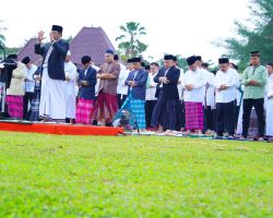 Pj Bupati Sandi Fahlepi, Jadikan Momentum Hari Raya Idul Adha untuk Memupuk Rasa Kepedulian Kepada Sesama