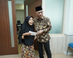 Sepulang Haji, Rogaya Temui Apriyadi