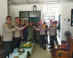 Momen HUT TNI Ke – 79 Tahun, 4 Kapolsek Sambangi Koramil 401-02/Babat Toman