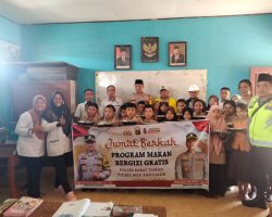 Mendukung Program Presiden,Polsek Babat Toman Bagikan Makanan Gratis Ke Anak-anak SD Terpencil Desa Sri Mulyo