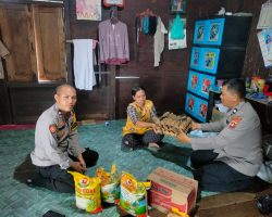 Bakti Sosial,Polsek Babat Toman Bagikan Sembako Kepada Warga Kurang Mampu Desa Talang Piase