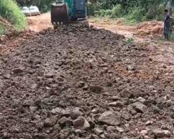 Alat Berat Diterjukan, Pemdes Keban I Lakukan Perbaikan Jalan Desa Keban I Menuju Macang Sakti