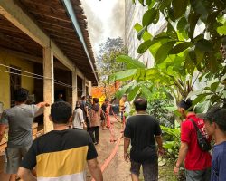 Kolaborasi Tanggap Darurat: Api Lahap 1 Unit Rumah Warga