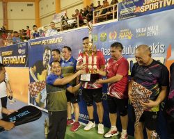 Pasangan Bupati Toha dan Kades Sereka Raih Juara 1 Kategori Eksekutif di Kejurda Bulutangkis Muba Cup 2025