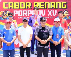 Tinjau Cabor Renang dan Voli, Beri Medali ke Andre Abelson (Musi Rawas), Fadel Arif (Muara Enim), dan Wahyu Putra (Muba)