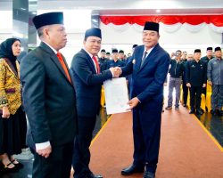 Pemkab Muba Lantik Kepala Dinas PUPR dan Koperasi UKM, Bupati:  Wujudkan Tata Kelola Pemerintahan yang Bersih dan Efektif