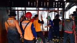 Si Jago Merah Hanguskan 3 Rumah Warga Seberang JM, Respon Cepat Tim Damkar dan BPBD Muba Berhasil Padamkan Api