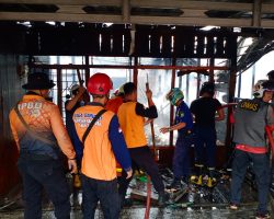 Si Jago Merah Hanguskan 3 Rumah Warga Seberang JM, Respon Cepat Tim Damkar dan BPBD Muba Berhasil Padamkan Api